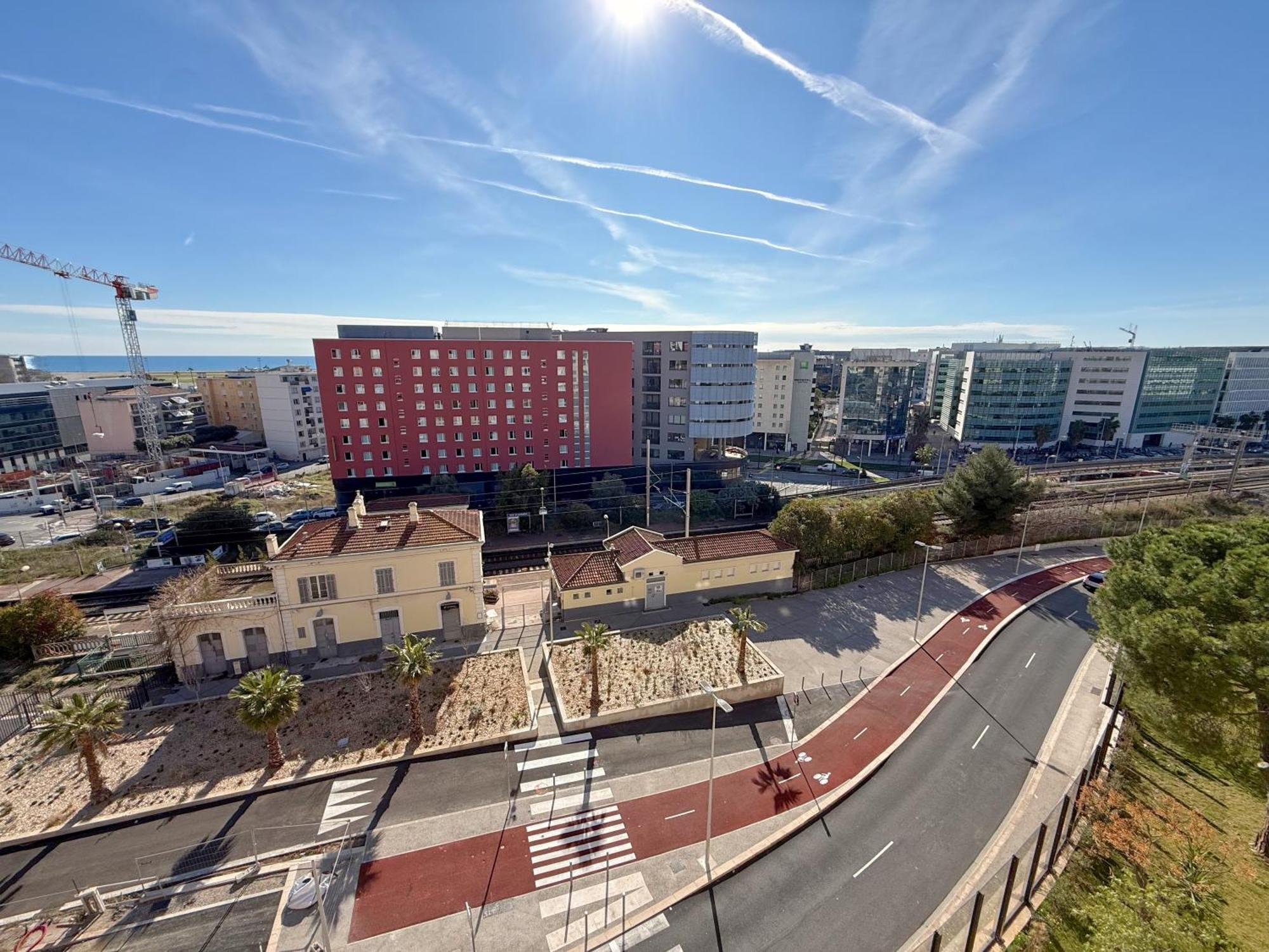 Ouest Privees Modernes Tv Wifi Bureau En Colocation Homestay *