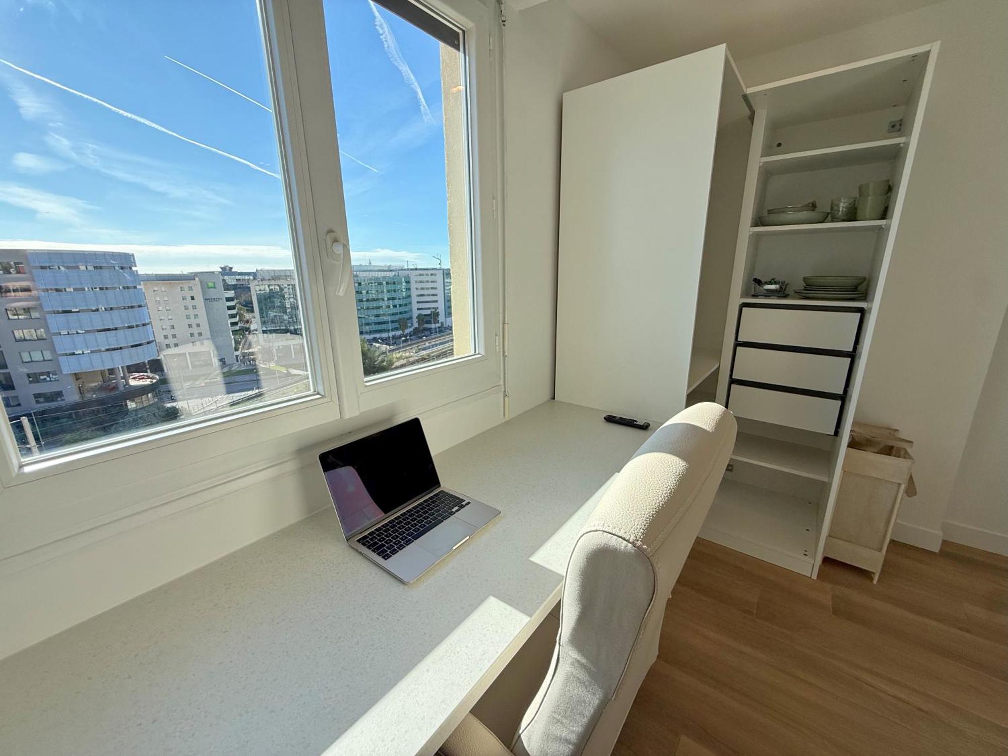 Ouest Privees Modernes Tv Wifi Bureau En Colocation Homestay