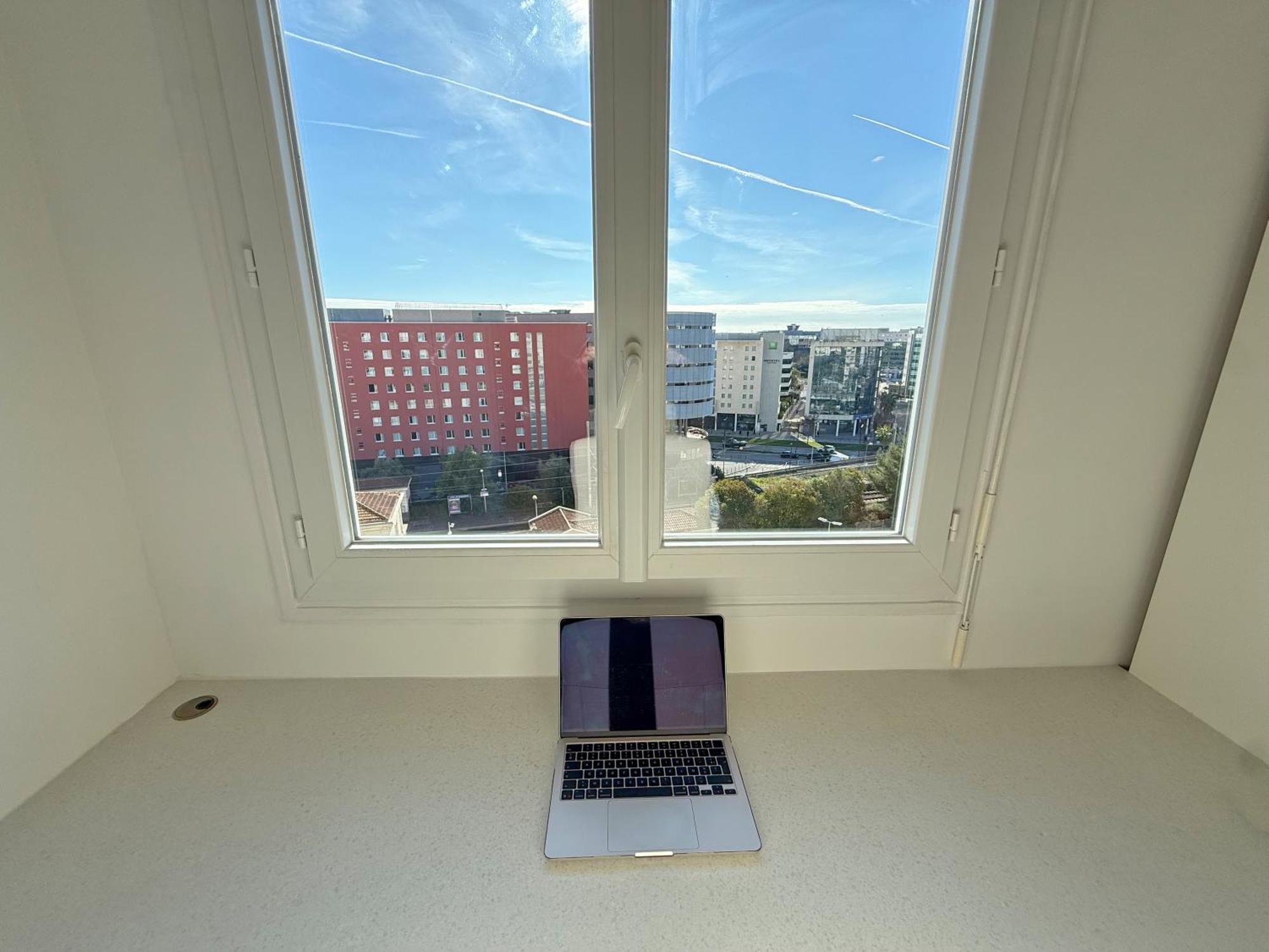 Homestay Ouest Privees Modernes Tv Wifi Bureau En Colocation Nice