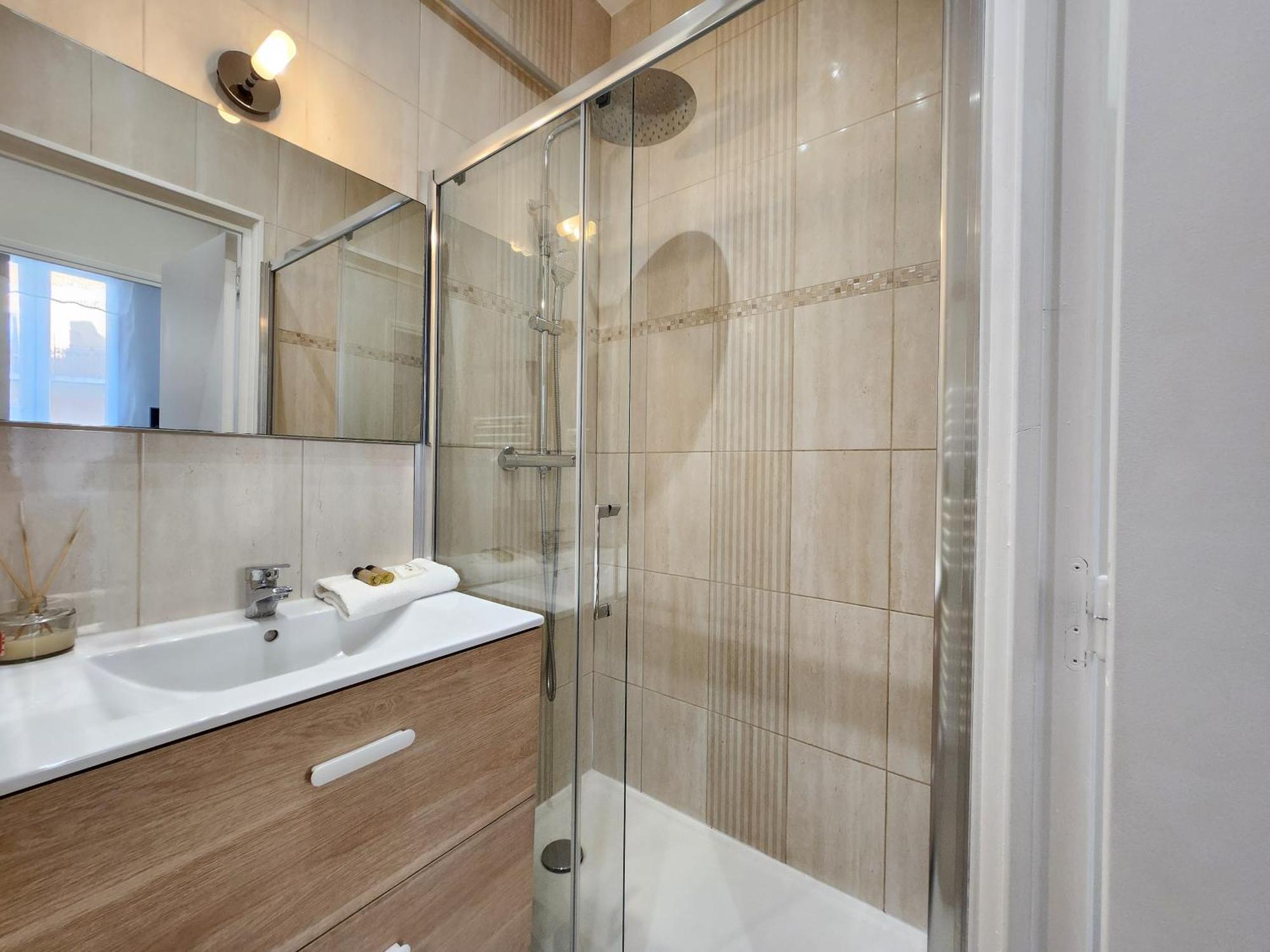 Promenade Les Lions Apartment *