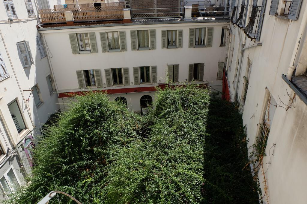 Le 5 Massena Apartment