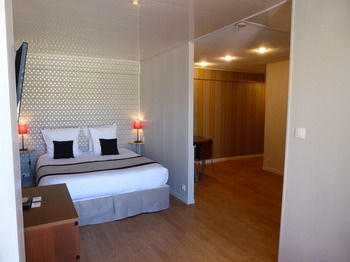Aparthotel Ajoupa 2* Nice