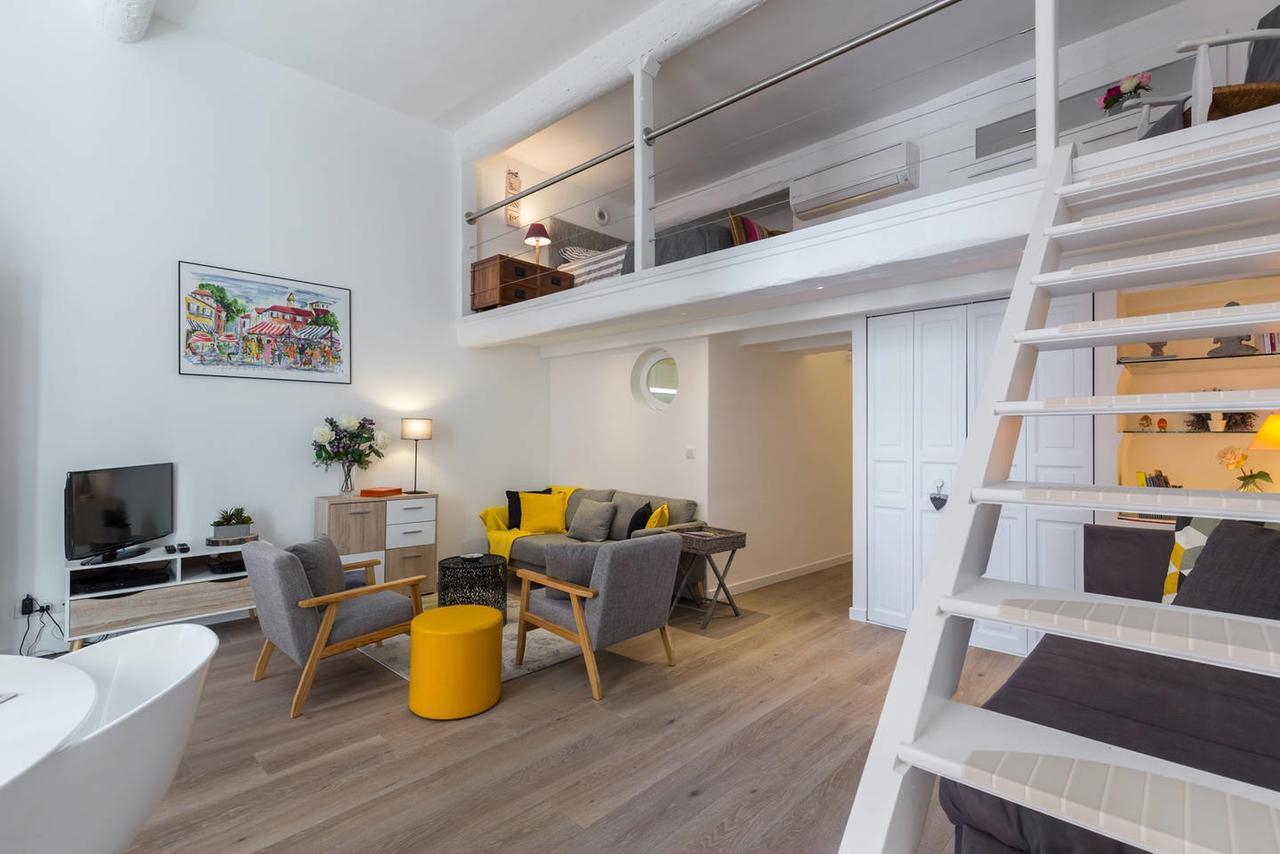 Apartment Barillerie - Loft Moderne, Face Mer, Vieux-nice. Nice
