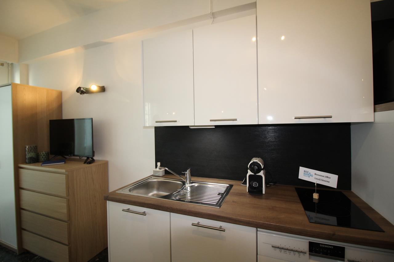 - L'emeraude Balcon Vue Mer Apartment *