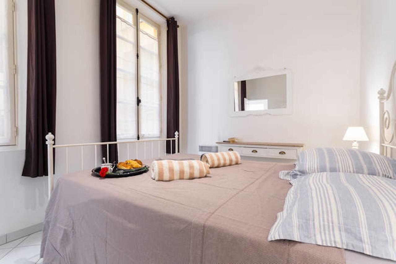 Ste Reparate F4 Moderne, Design, Place Rossetti, Heart Old Town Apartment Nice