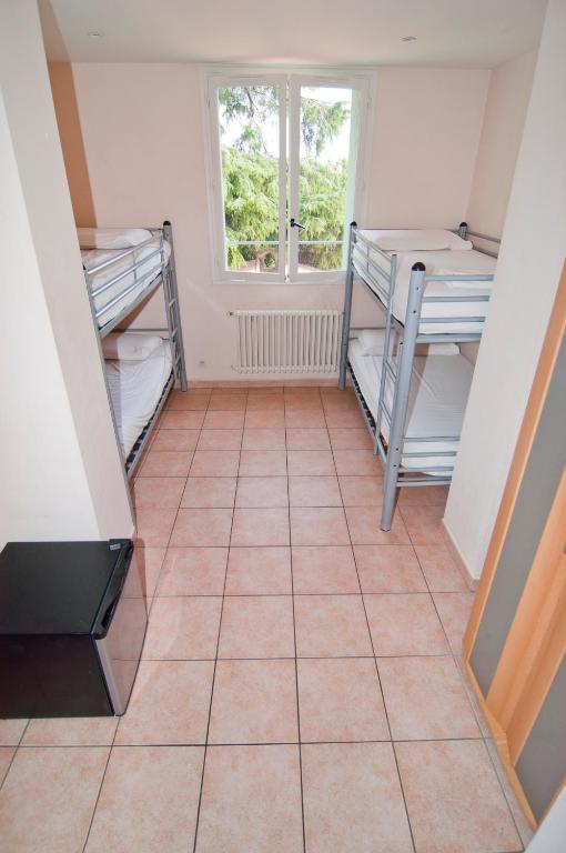 Hostel Saint Exupery Gardens *