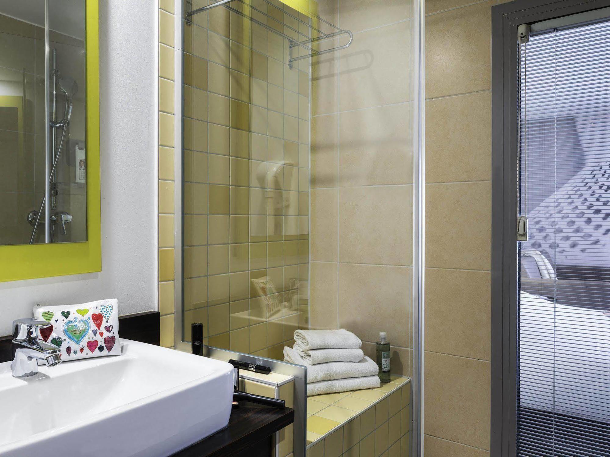 Ibis Styles Centre Port Nice