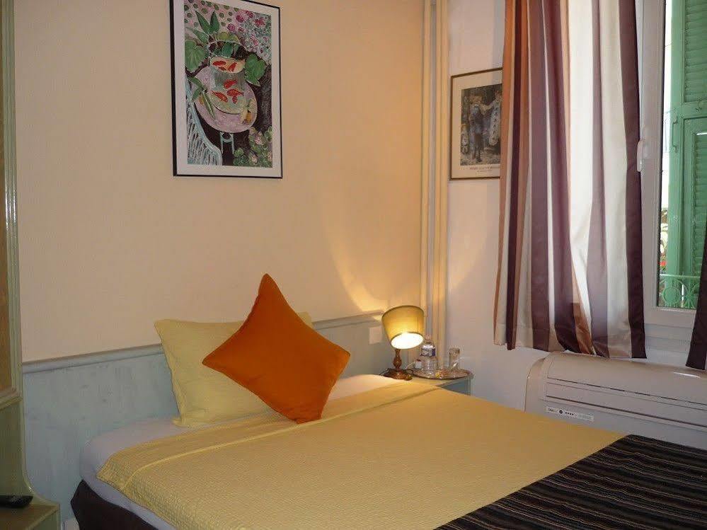 Logis Victorine Hotel 2*