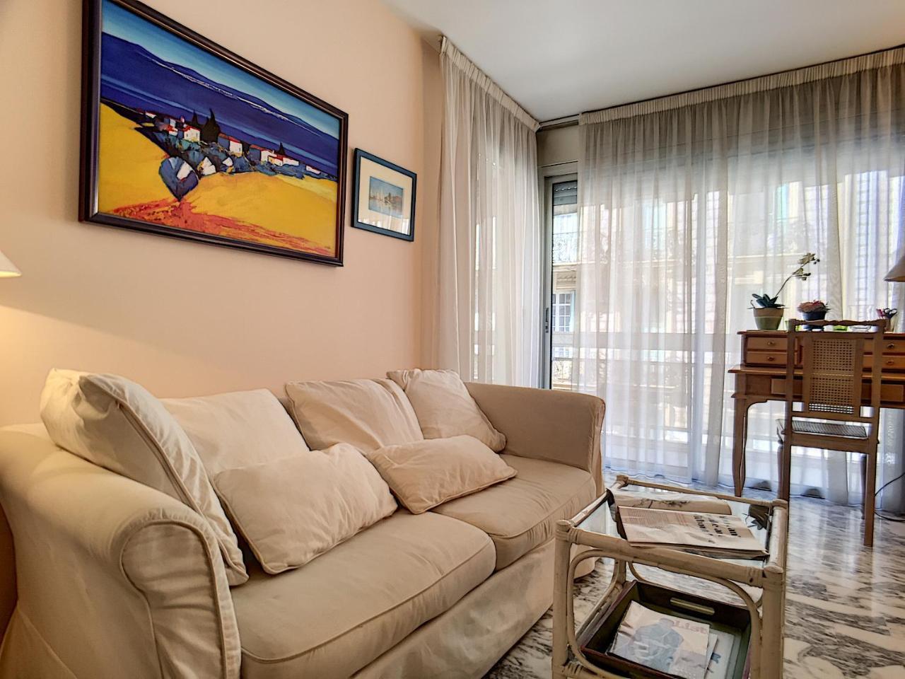 Le Parnasse - 1 - Centre Apartment *