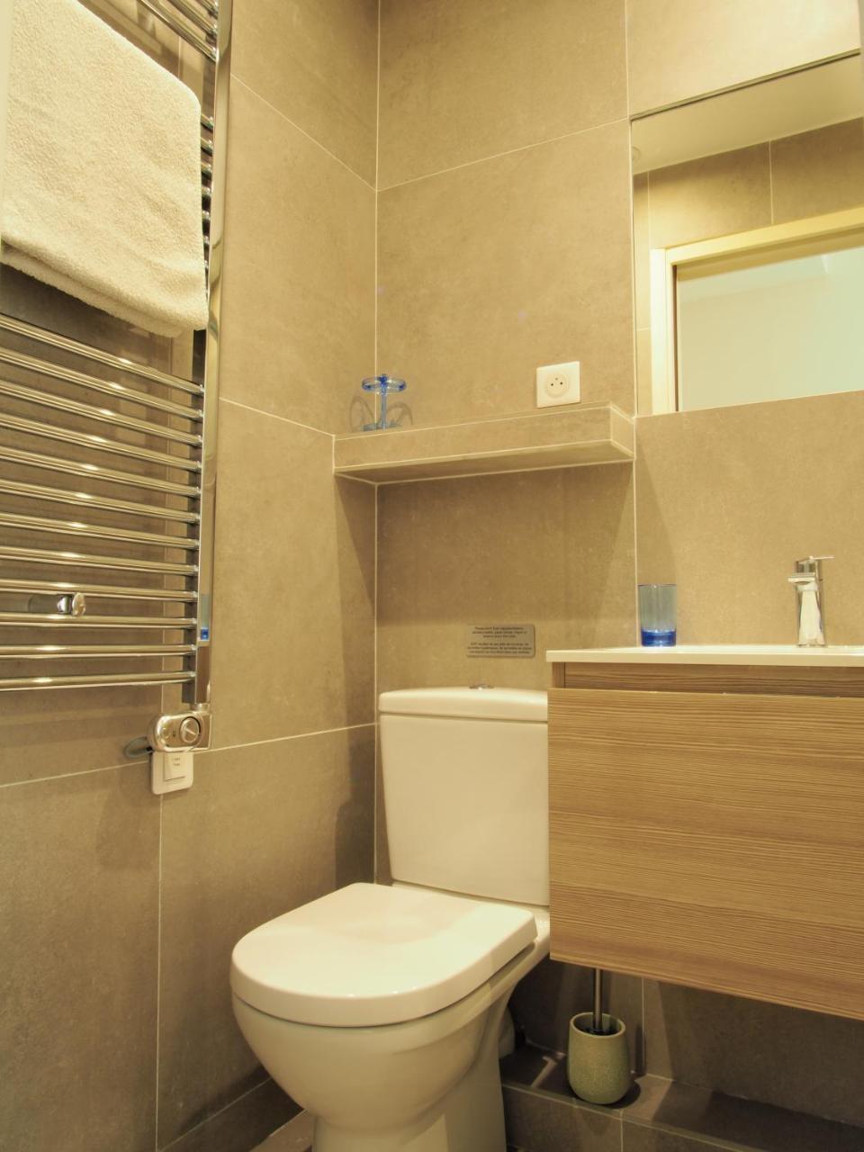 Centre - With Balcony And Stunning Sea View! * Nice