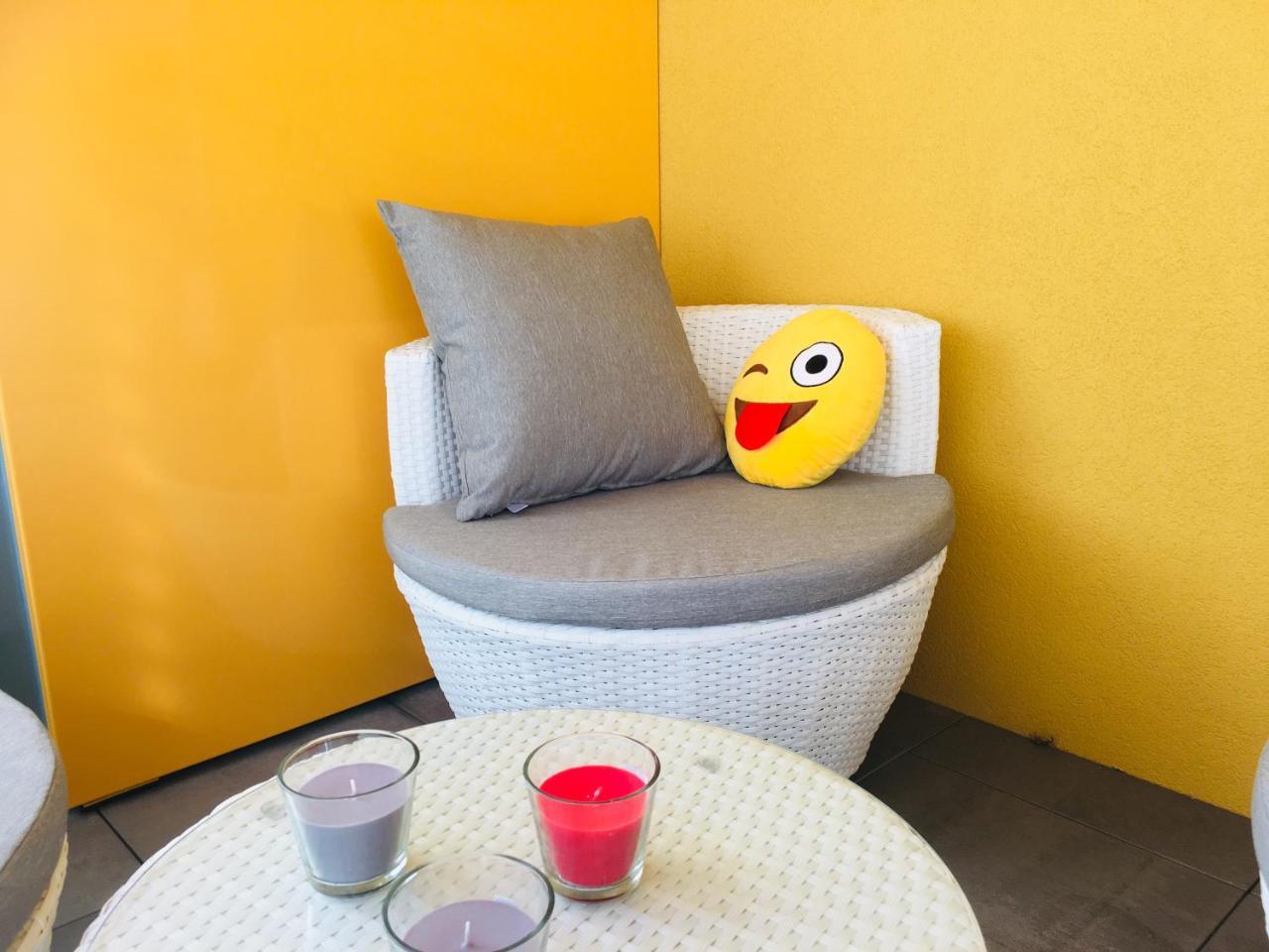 A Terrasse Ensoleillee & Parking A La Gare Du Sud *