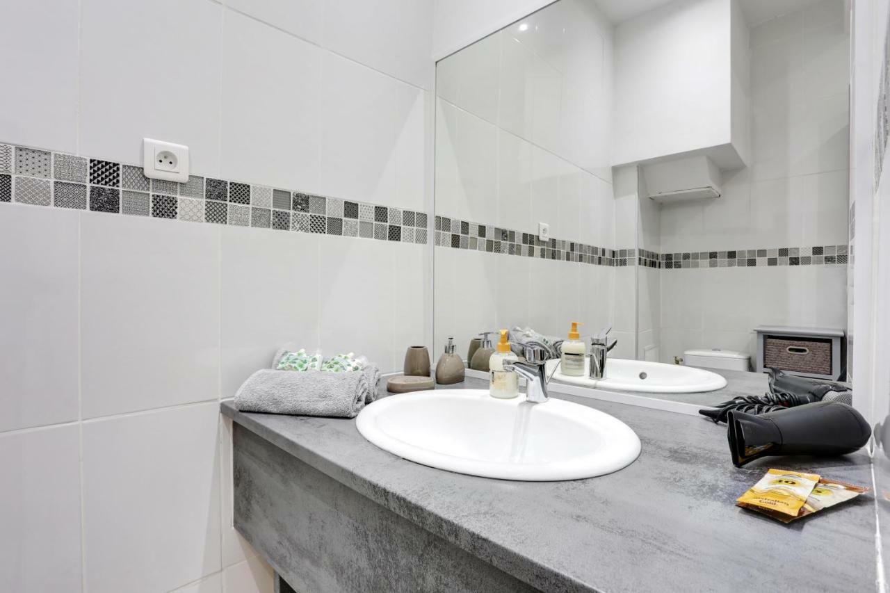 Le Philibert - Splendid, 6 Bedrooms, 12p, Port, Air Cond Apartment *