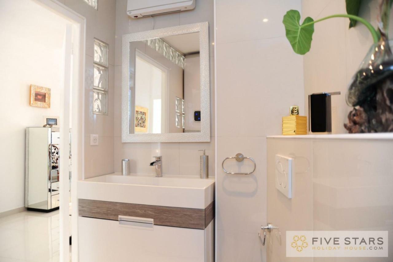 Mini Bijou - Five Stars House Nice