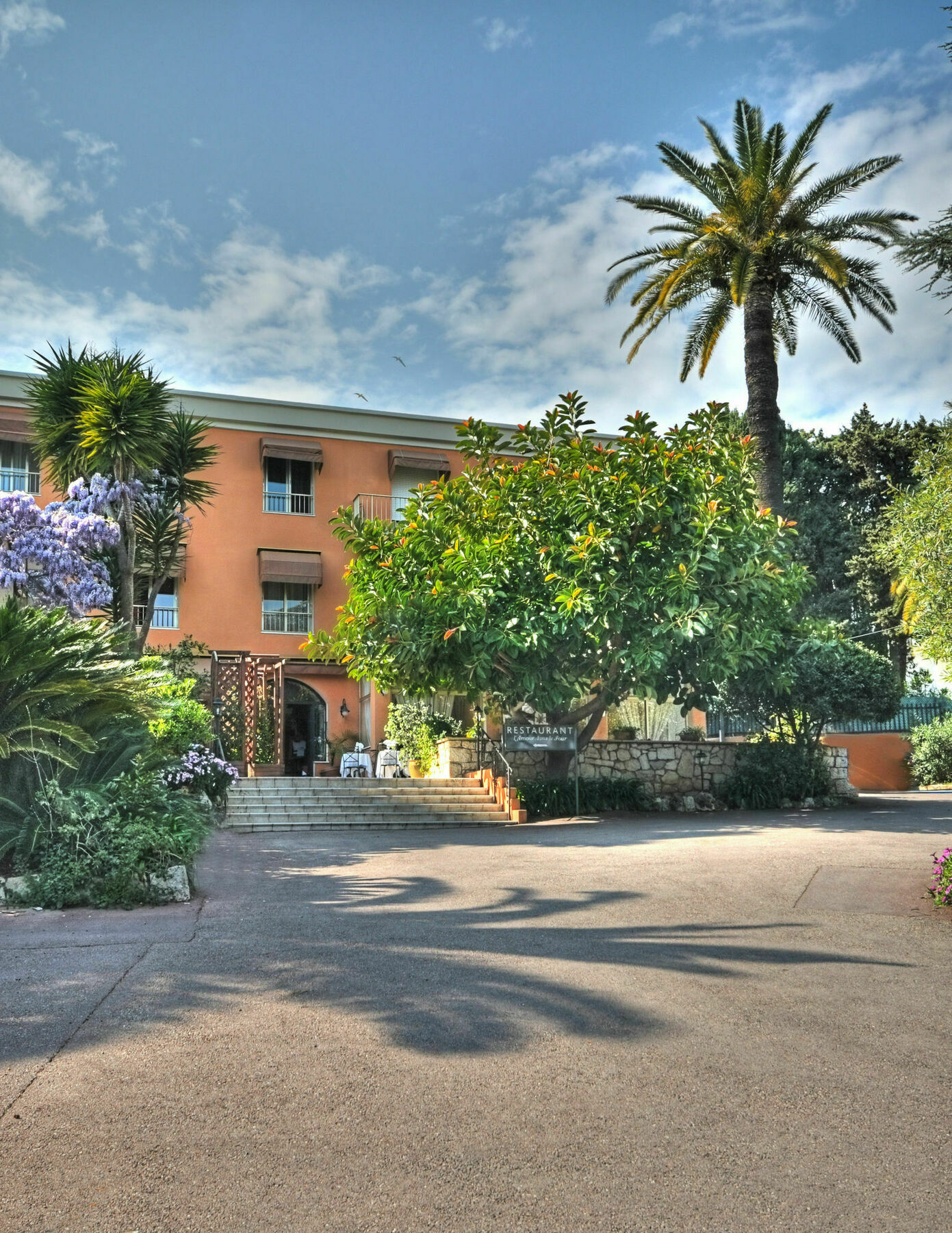 Anis Hotel