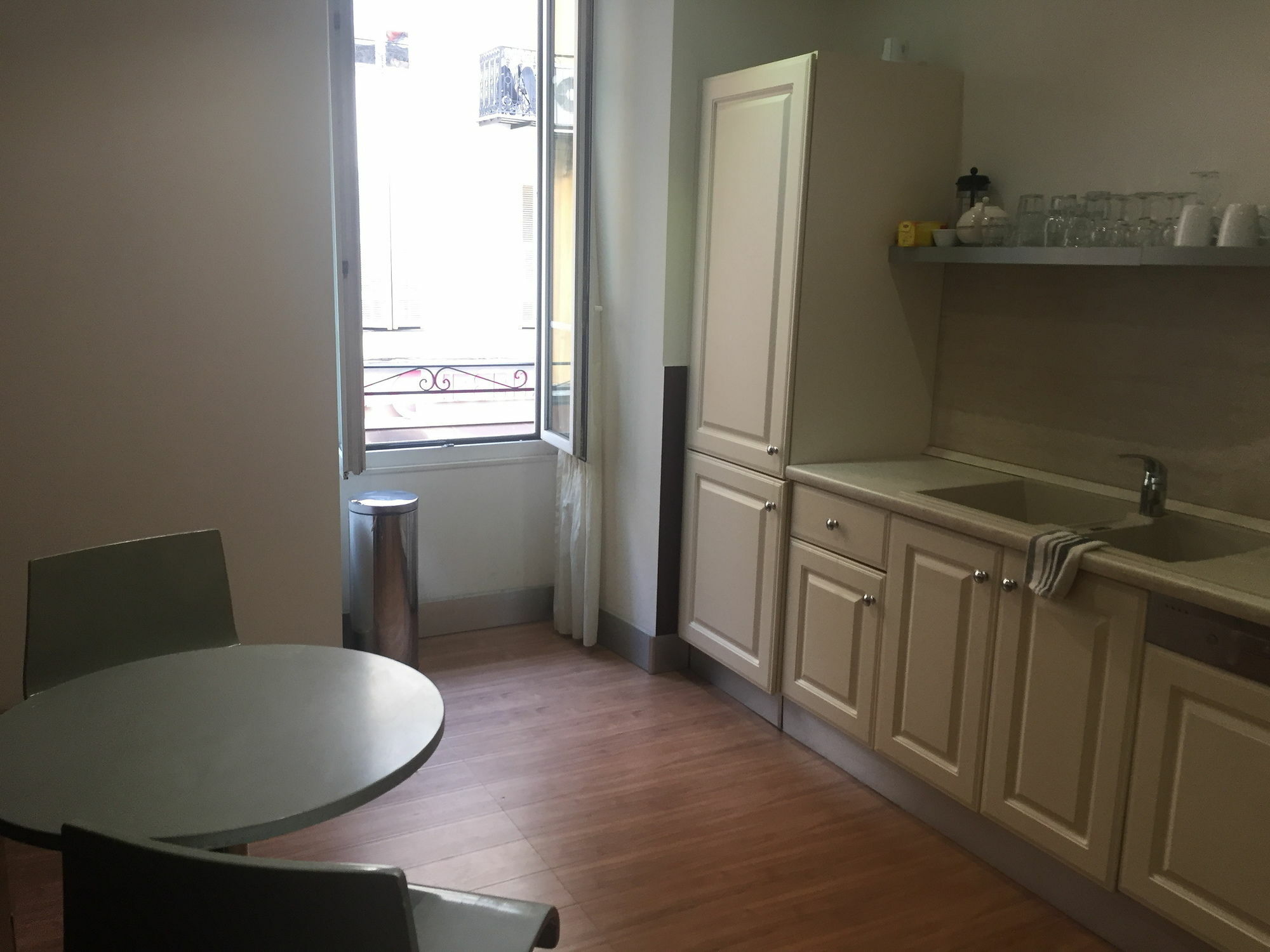 Apartment In The Heart Of *