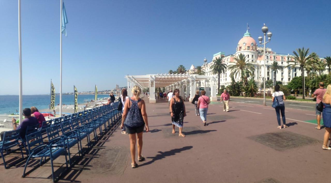 Promenade Des *
