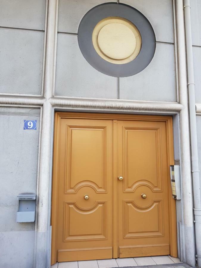 With Swimming Pool 80 Meters Near The Apartment Nice