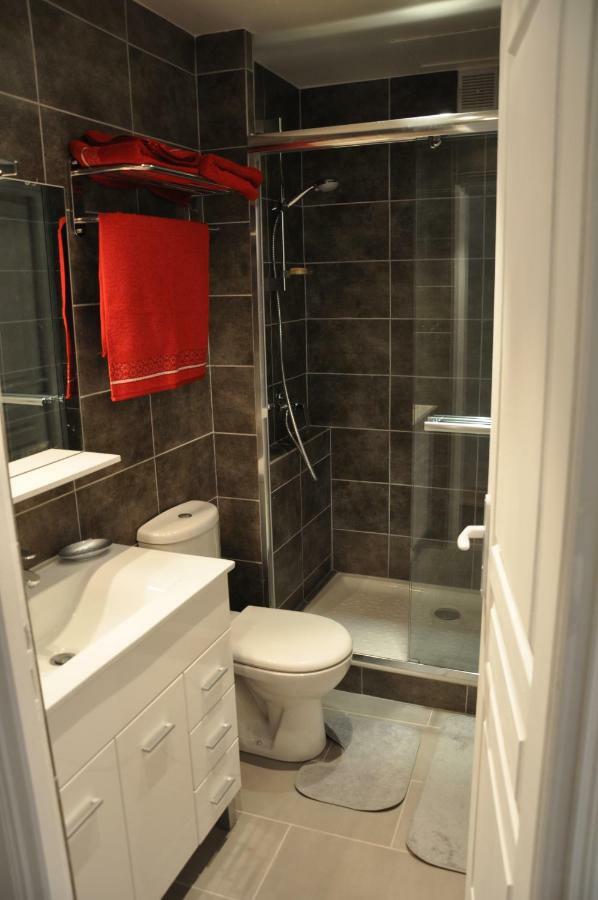 Apartment Proche Du Port Nice