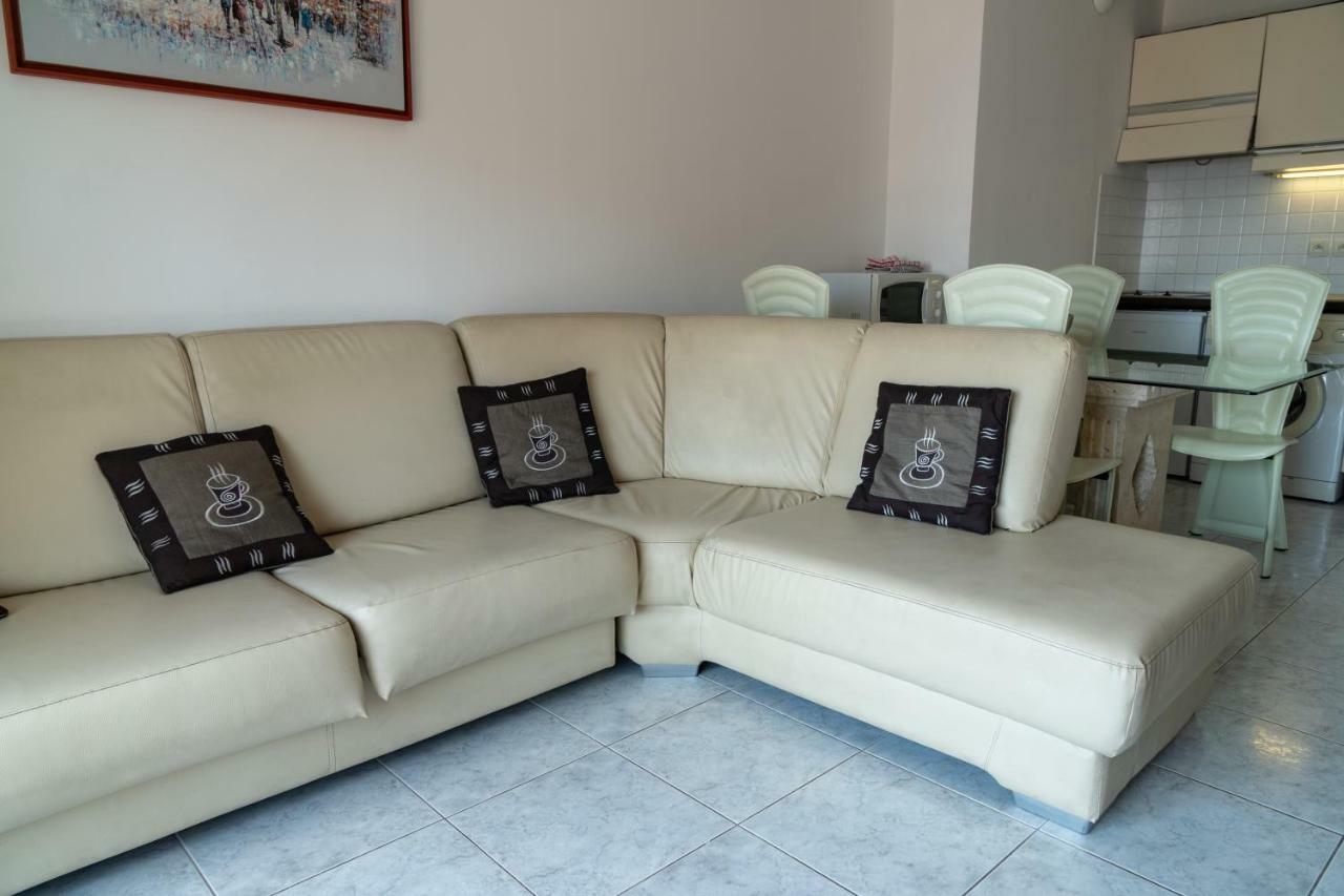 Floor Santa Barbara Apartment Nice