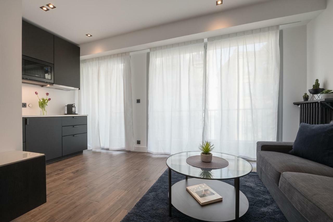 Luxurious In Heart Of Apartment