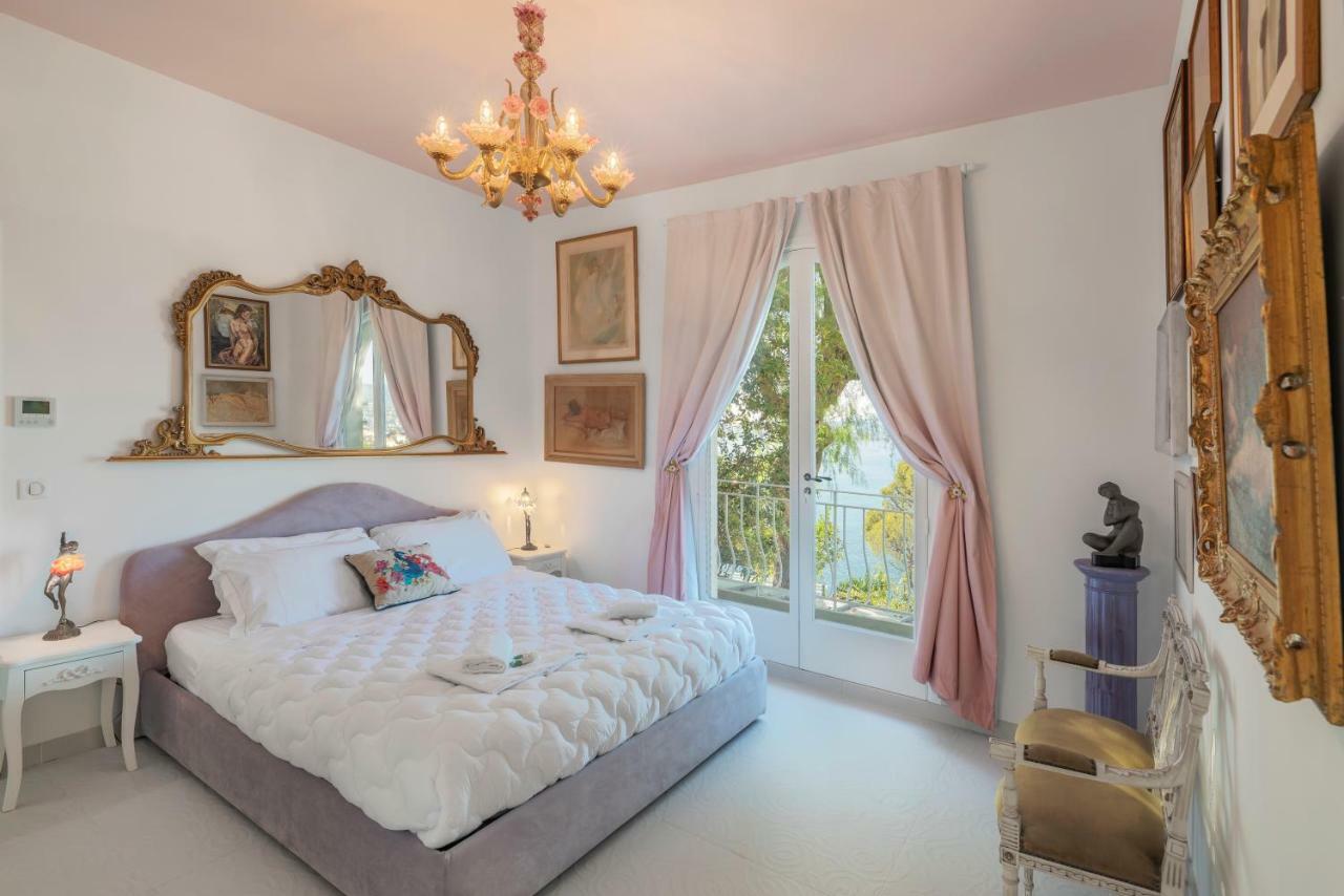 Villa Chateau Des - Five Stars House *