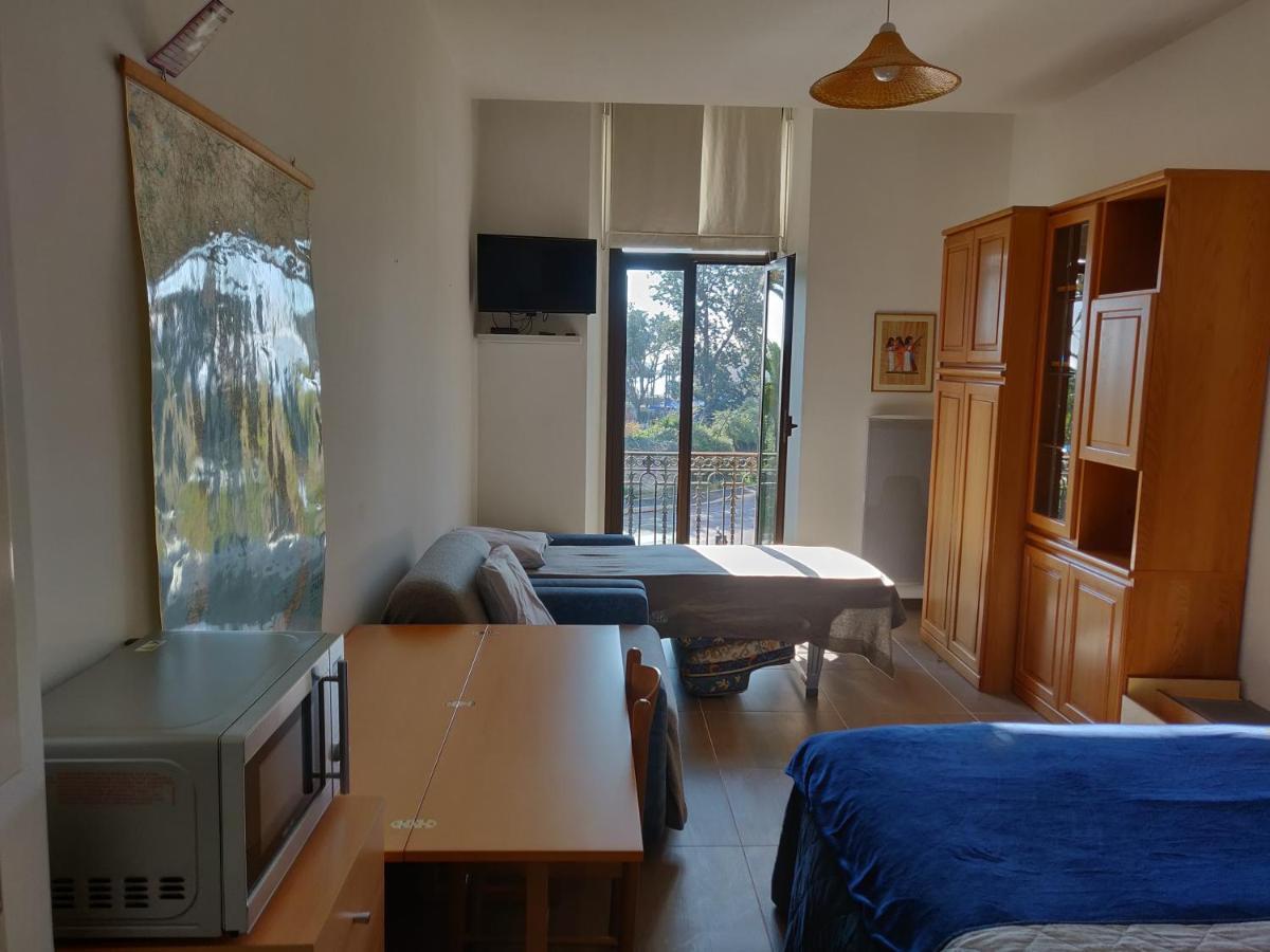 Apartment Studio By The Sea And Albert 1 Garden Nice