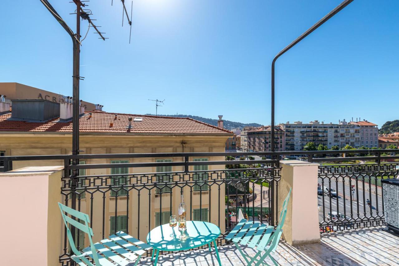 Squared Head-apartment With Terrace In Apartment Nice