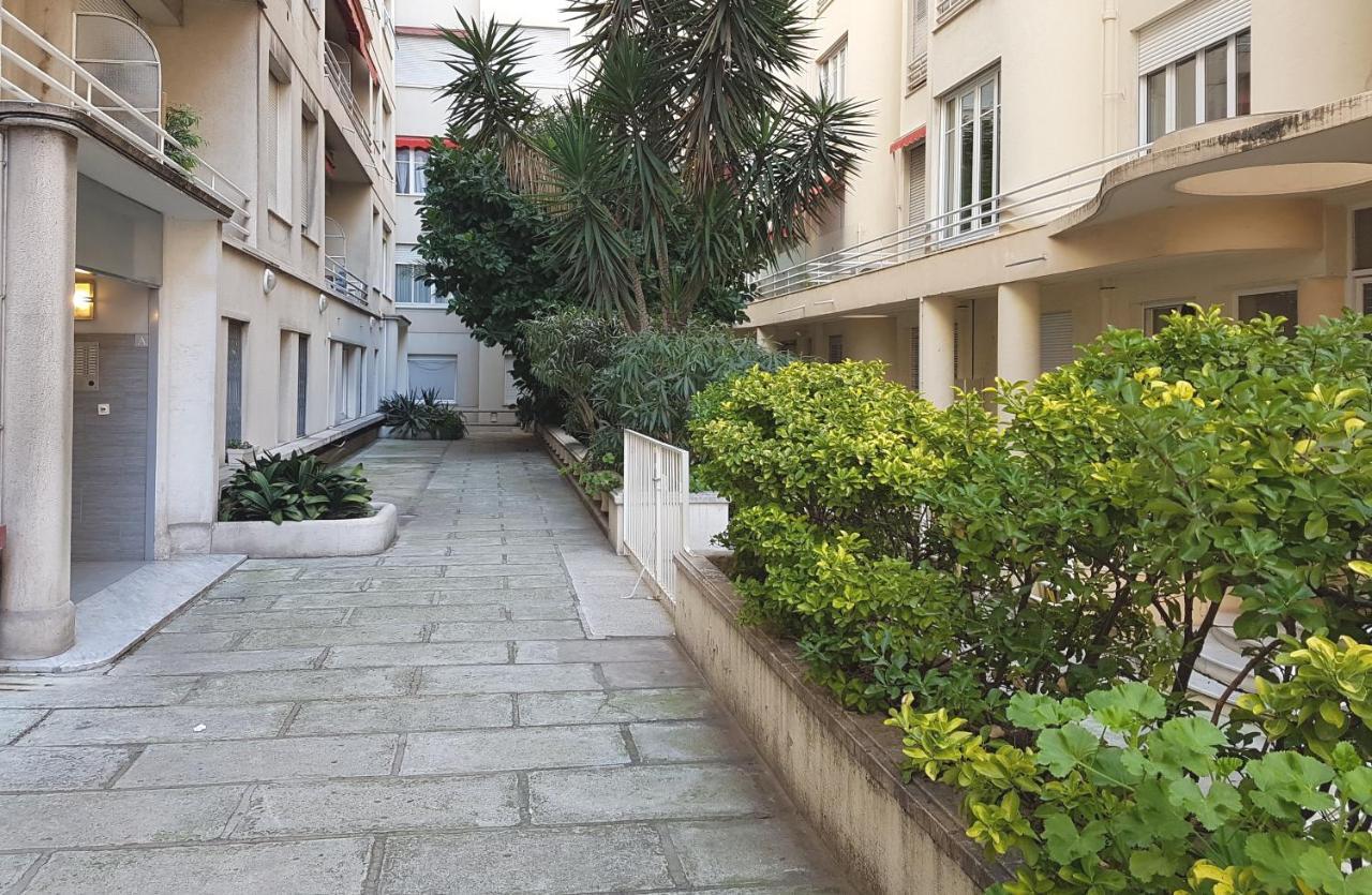 Centre - With Balcony And Stunning Sea View! *