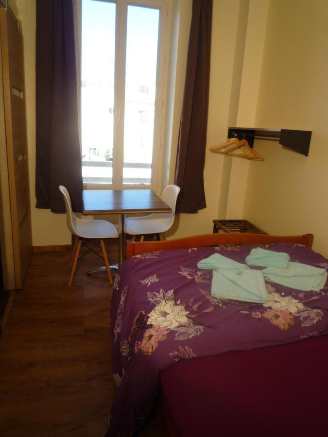 Lyonnais Hostel Nice