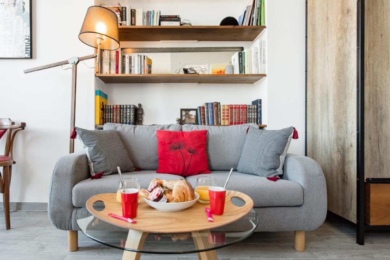 Pj - Dine On The Balcony At A Sleek Writer's Loft And Enjoy The View Apartment *