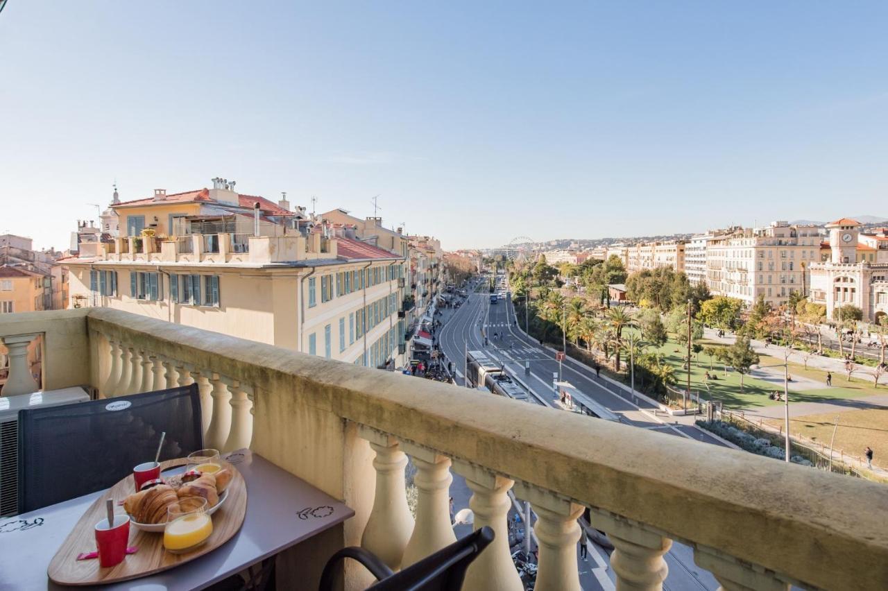 Pj - Dine On The Balcony At A Sleek Writer's Loft And Enjoy The View Apartment Nice